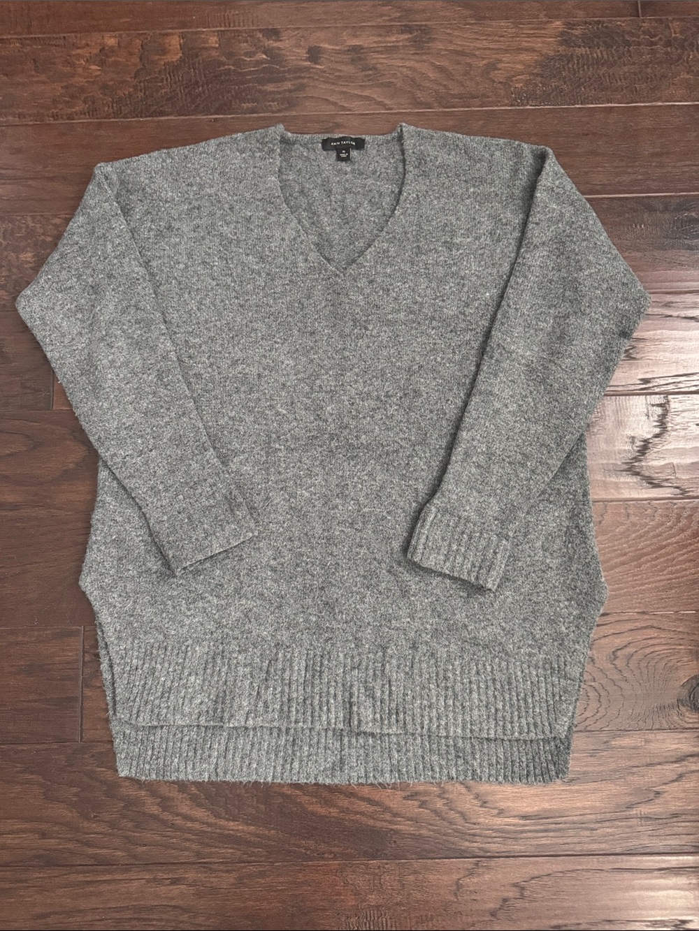 Ann Taylor Sweater Gray Women's‎ XL V Neck